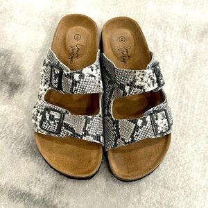 Leather comfy sandal